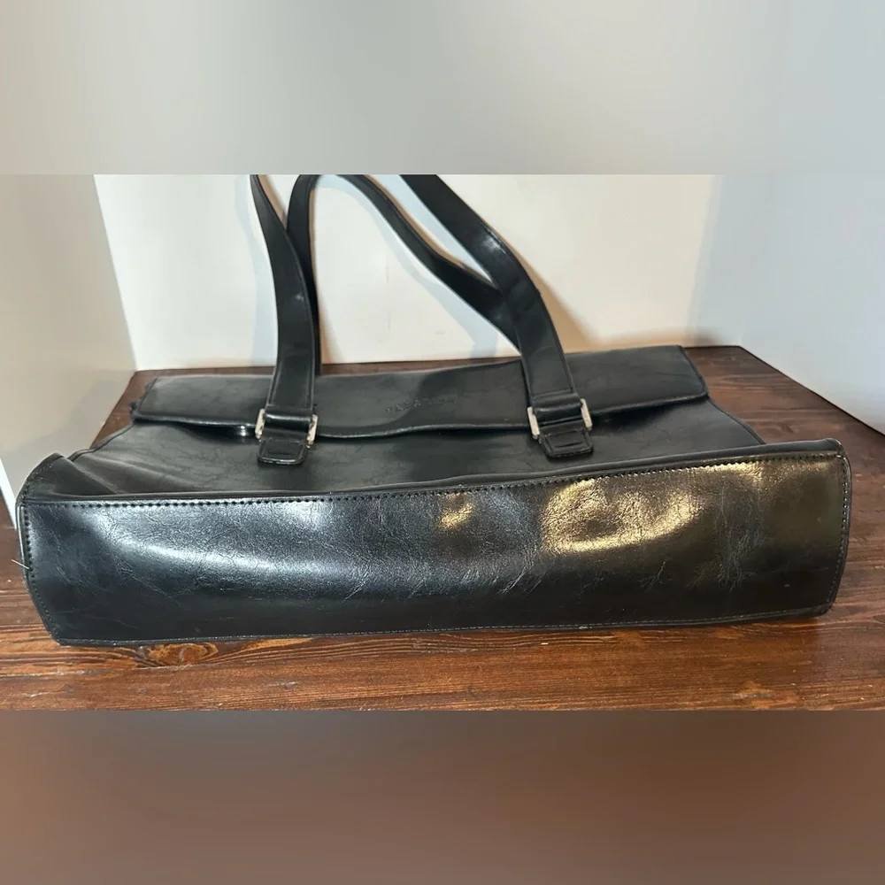 Kenneth Cole Reaction‎ Black Laptop Messenger Bag.